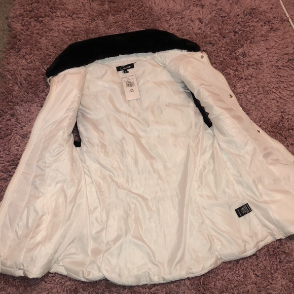 Black Rivet - Picture 4 of 5